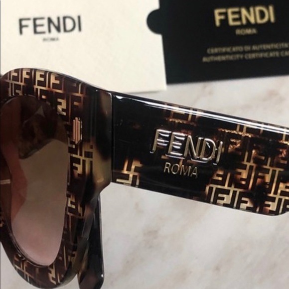 🔥NEW SHOW STOPPER FENDI SUNGLASSES 🔥 - Picture 8 of 12